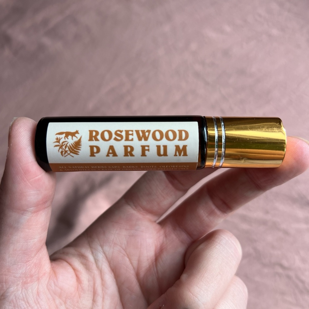 Cedar hill Homestead Rosewood Perfume Roller - Picture 3 of 7